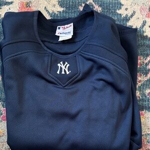 Majestic Dark Blue Yankees sweatshirt